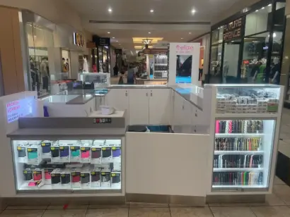 Cellaxs Phone Repair - photo 1